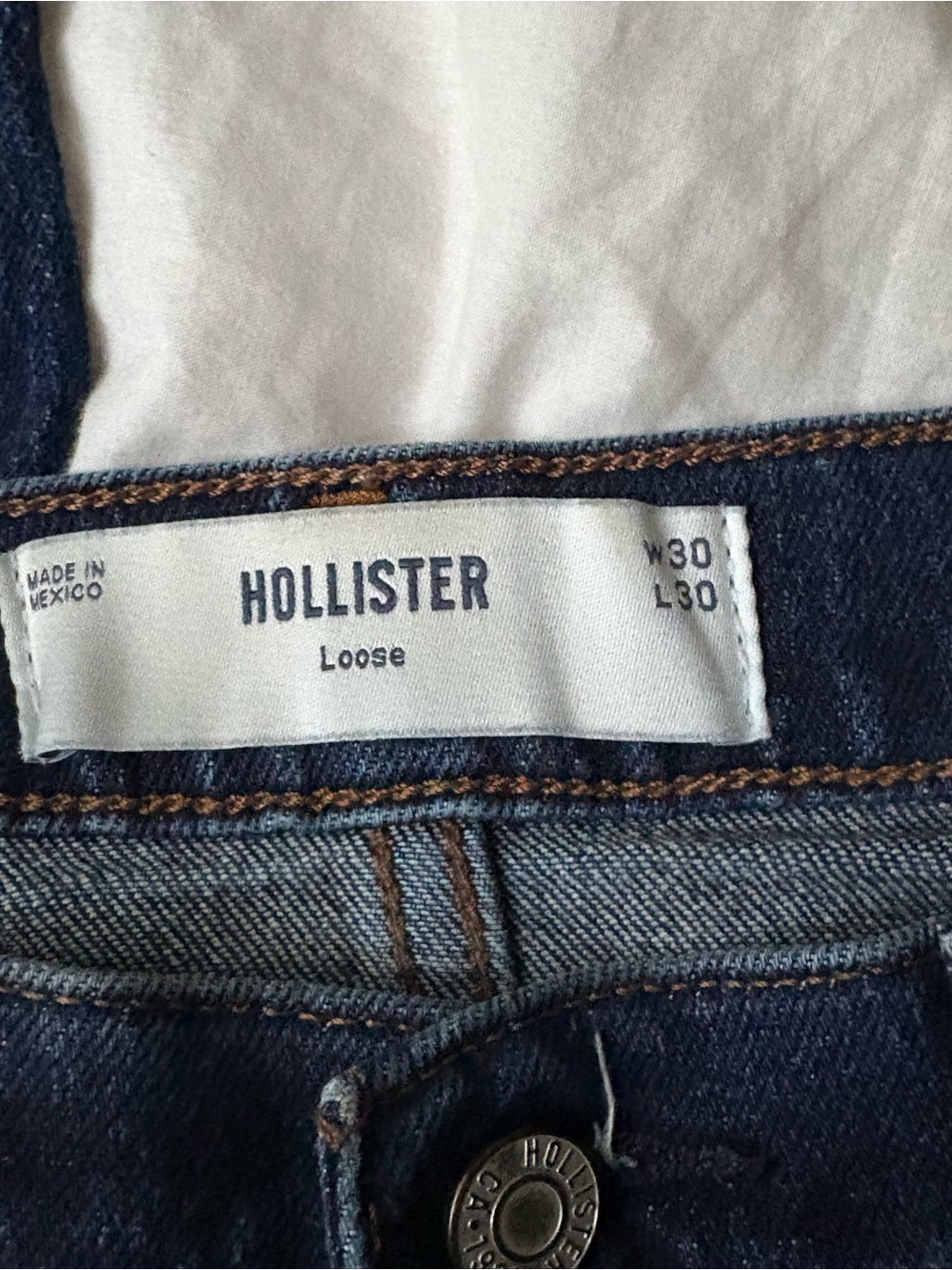 Hollister Men's Loose Dark Blue Denim Jeans